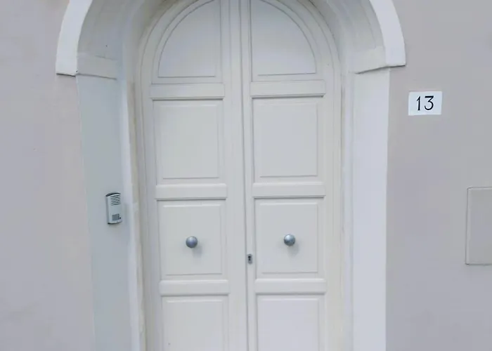 A Due Passi Dai Miracoli * Pise